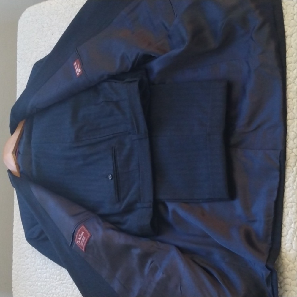 Vintage Jos. A. Bank Blue Shadow Stripe Wool Suit  43R* (Made in the USA)